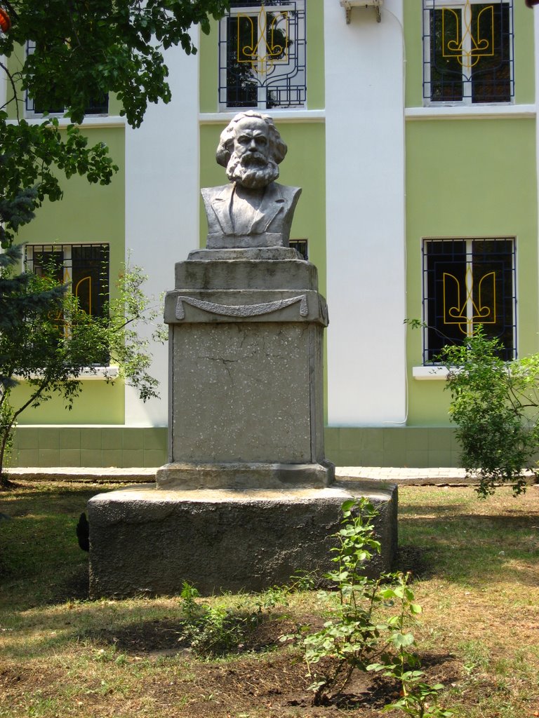 Карл и трезубцы