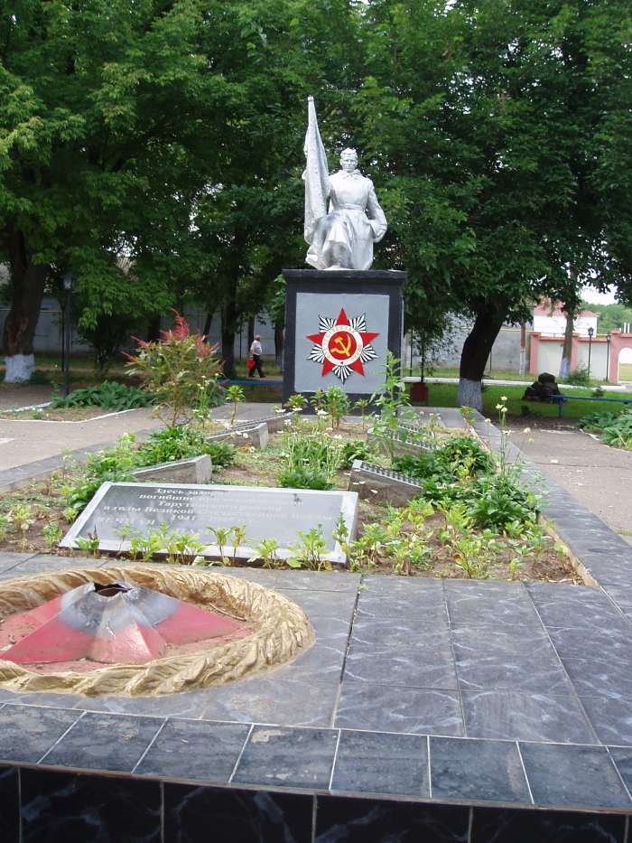 Monuments to the Red Army soldiers of WWII / памятник воинам Отечественной Войны