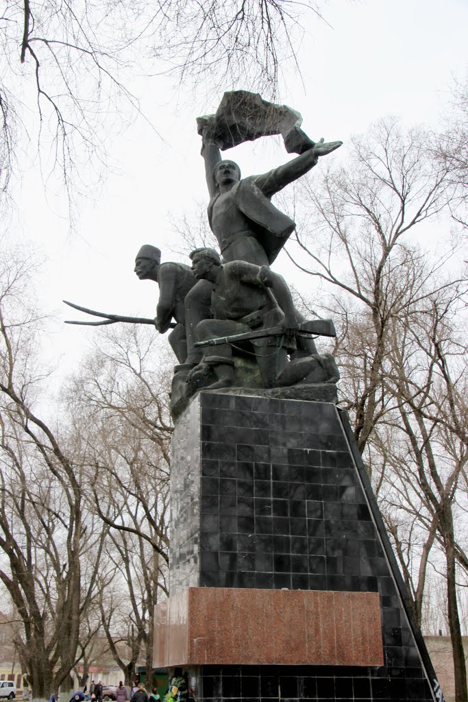 Памятник участникам Татарбунарского восстания.