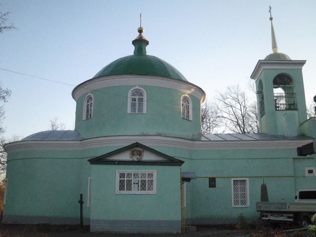 Всіхсвятська церква 19 ст.на кладовищі