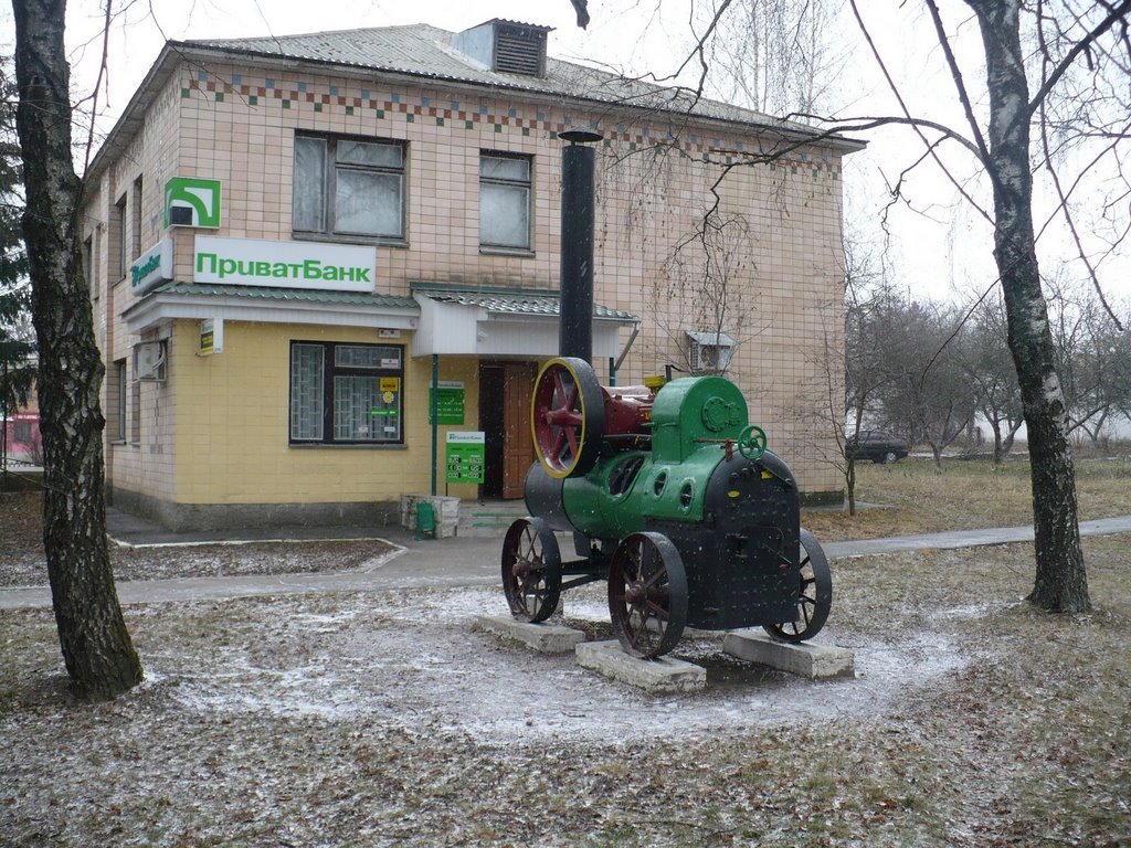 Old locomobile at Dykanka. December, 2008