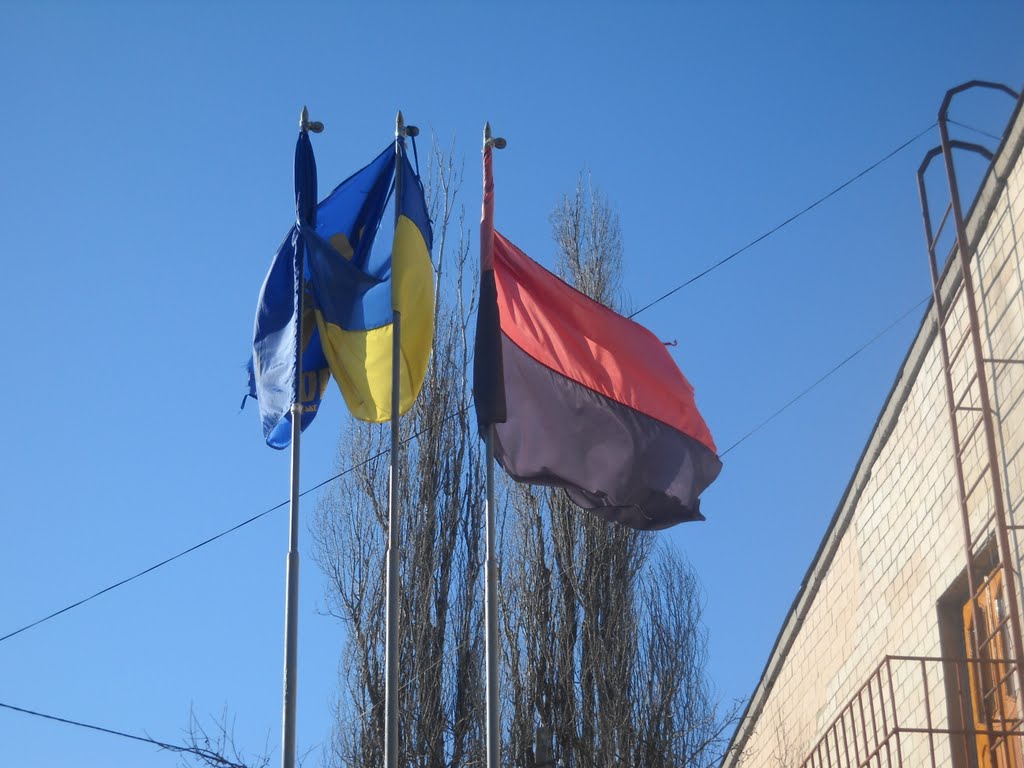 В своїй хаті своя правда і сила, і воля!