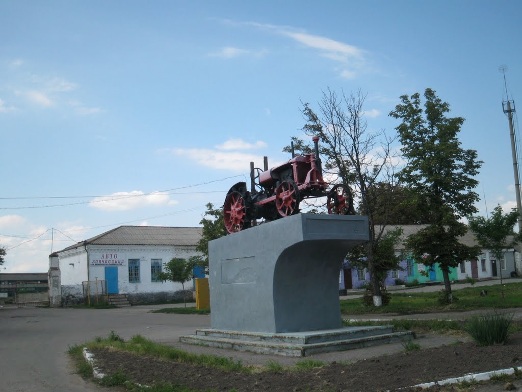 На постаменті герой 30-х років