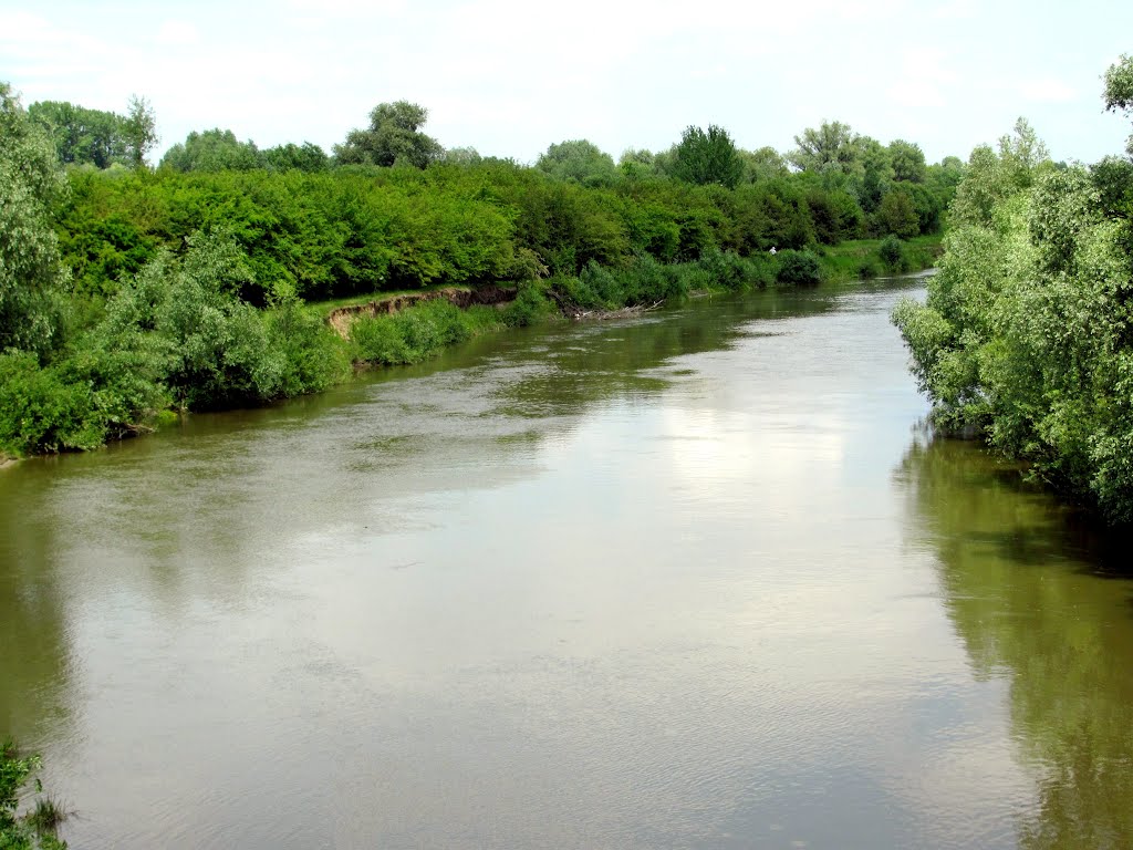 Тихо несет свои воды,правый приток р. Припять,р. Горынь.