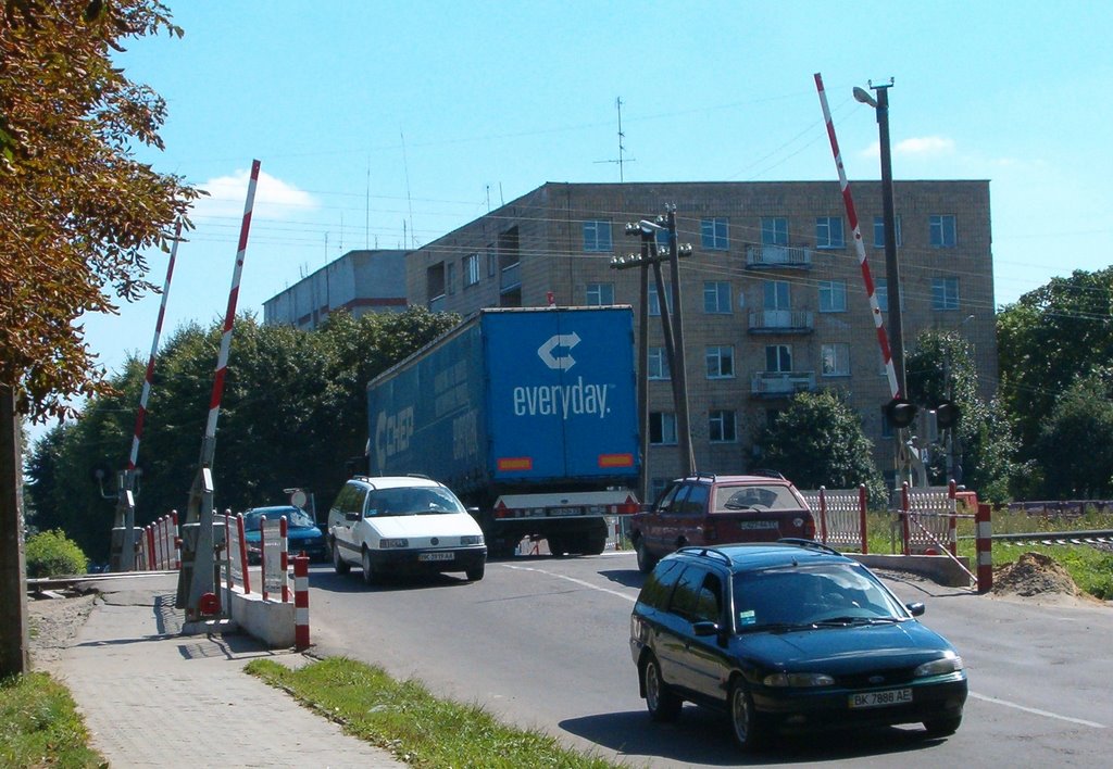 На залізничному переїзді - початок вулиці Степанської
