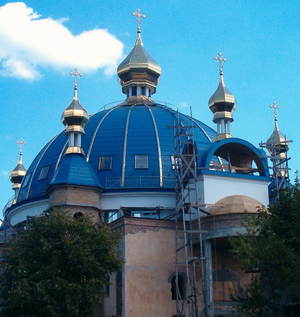Церква будується