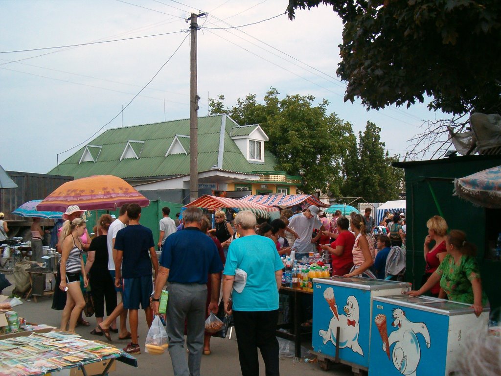 Костопільський базар у неділю