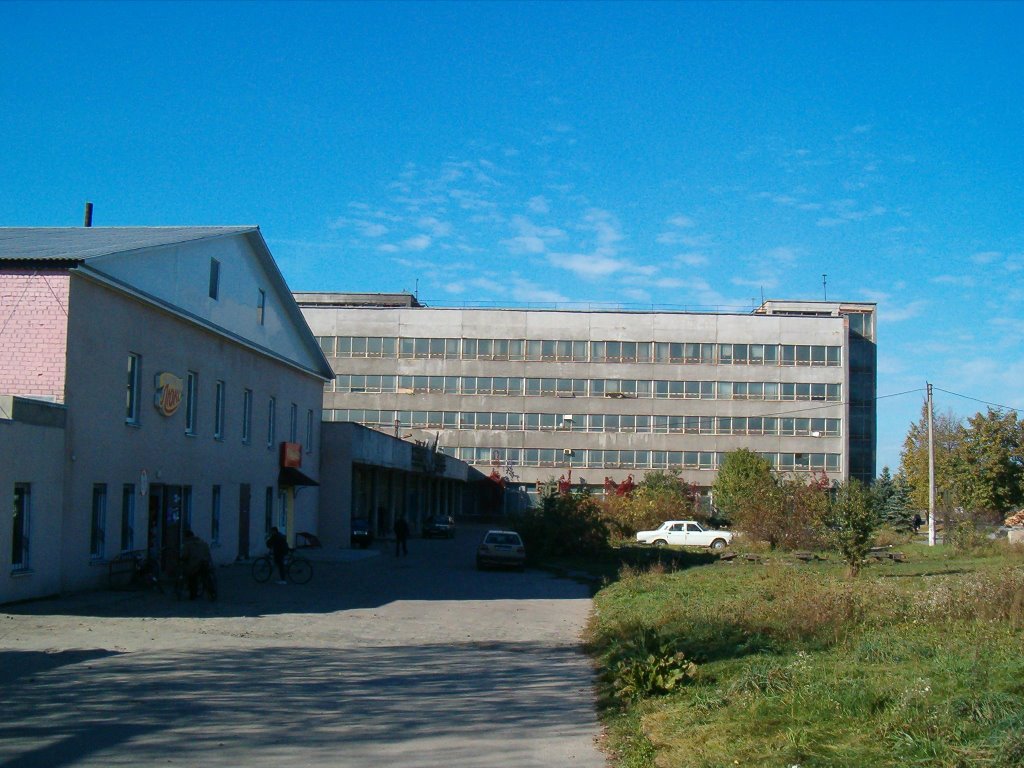 Адмінбудівля колишнього склазаводу