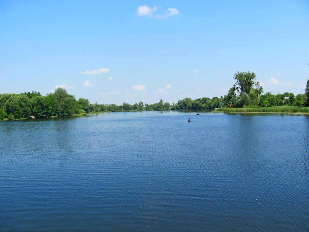 Река Иква в пгт. Млинов.