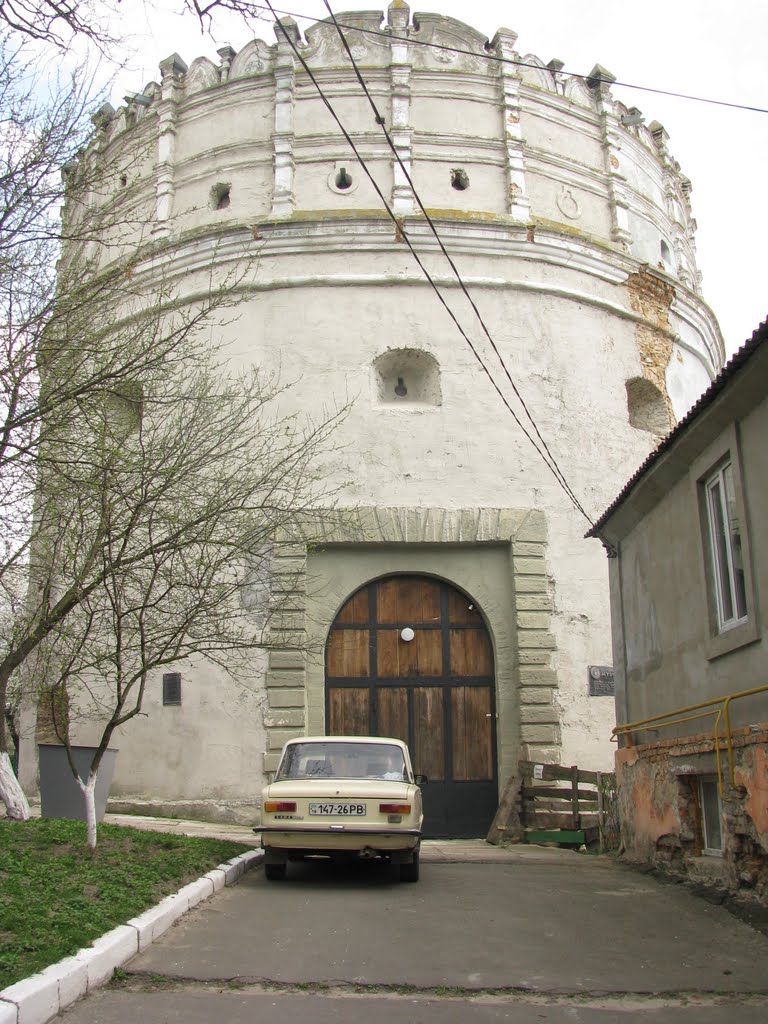 Фото Острог — Музей книги - колись Луцька вежа