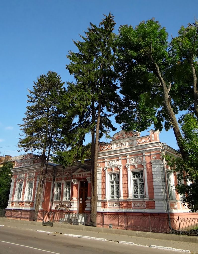 Фото Острог — Острог - особняк (музей нумізматики)