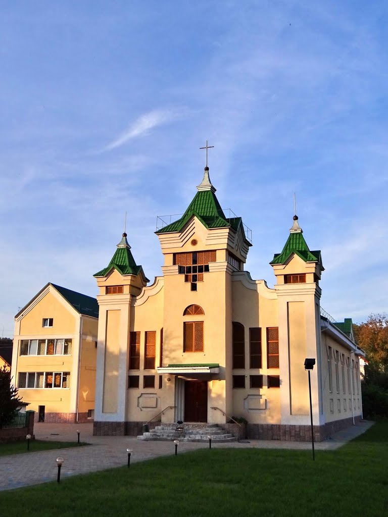 Фото Острог — Острог - баптистська церква, баптисткая церковь, Ostroh - Baptist church