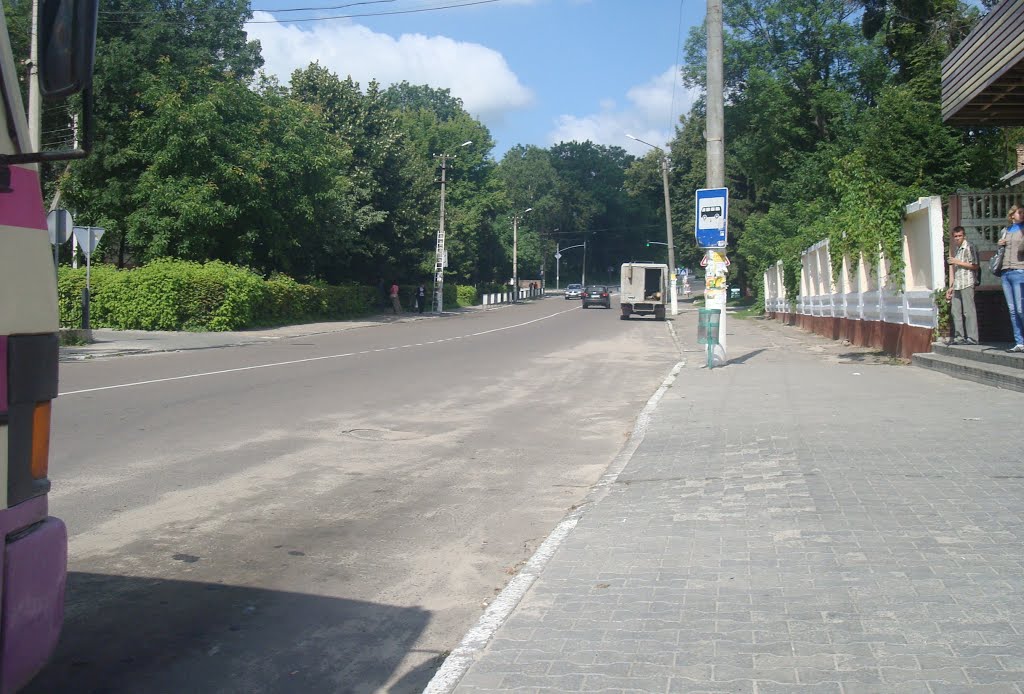 Фото Острог — Центральная улица в Остроге