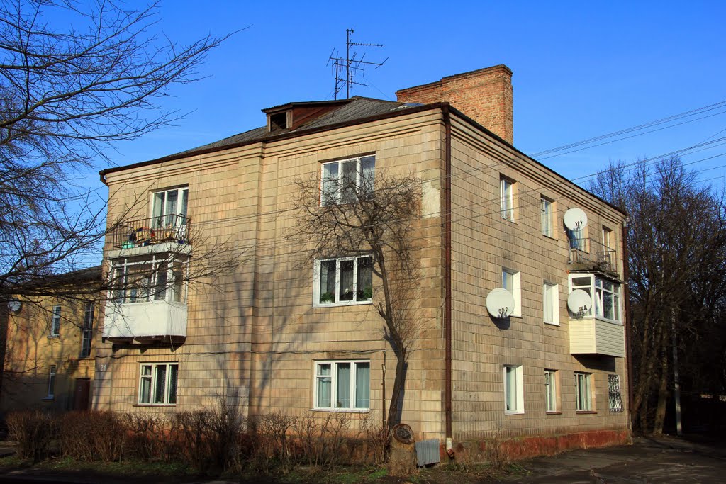ул. Драгоманова, 21