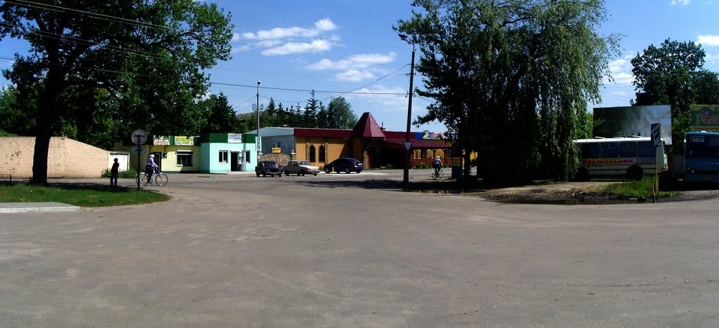 21.05.2010 м. Сарни. Навпроти Автовокзалу