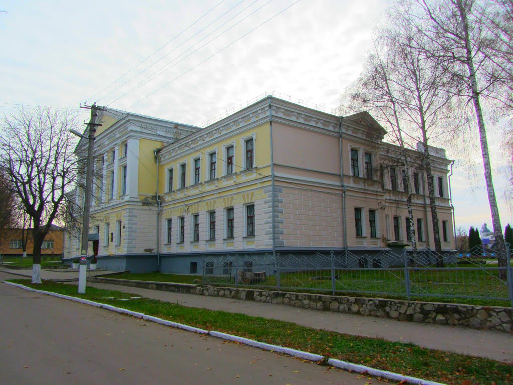 Колишня Глухівська жіноча гімназія