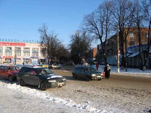 Перехрестя Миру і Лазаревського
