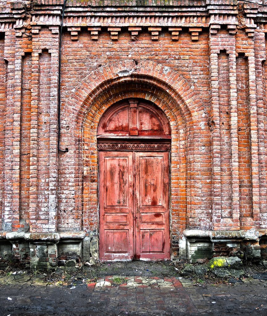 Red Door, Romny , Ukraine HDR