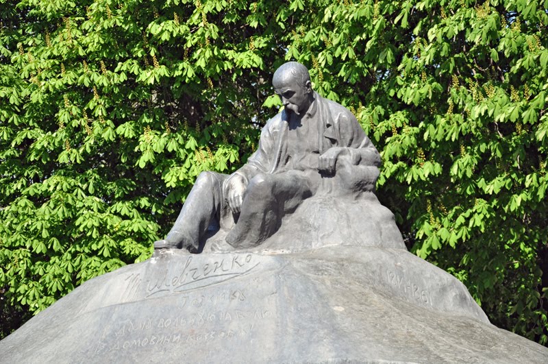 Ромны. Памятник Шевченко