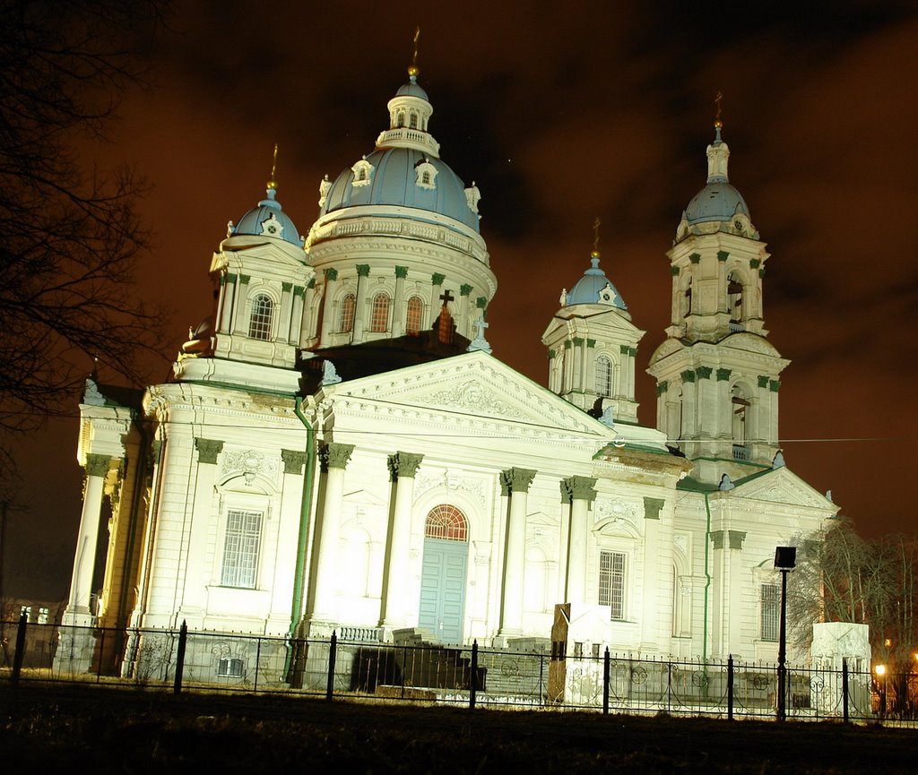 Troitskiy Sobor at Night