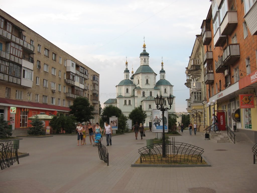 Воскресенський собор увечері