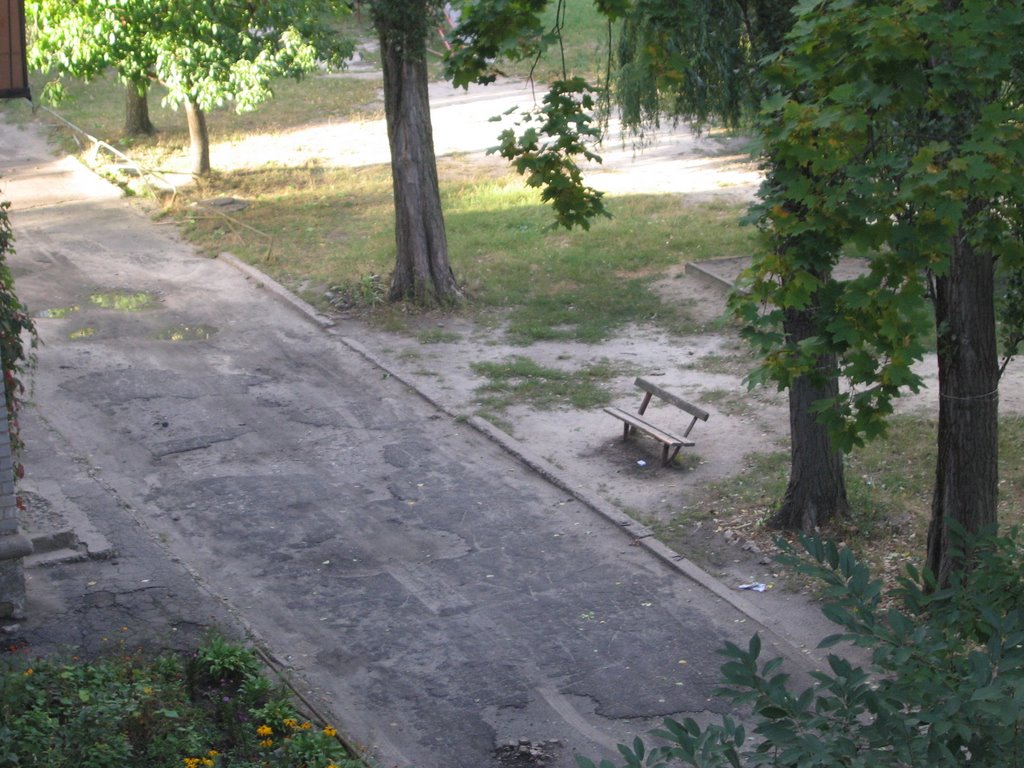 Улица Депутатская, во дворе