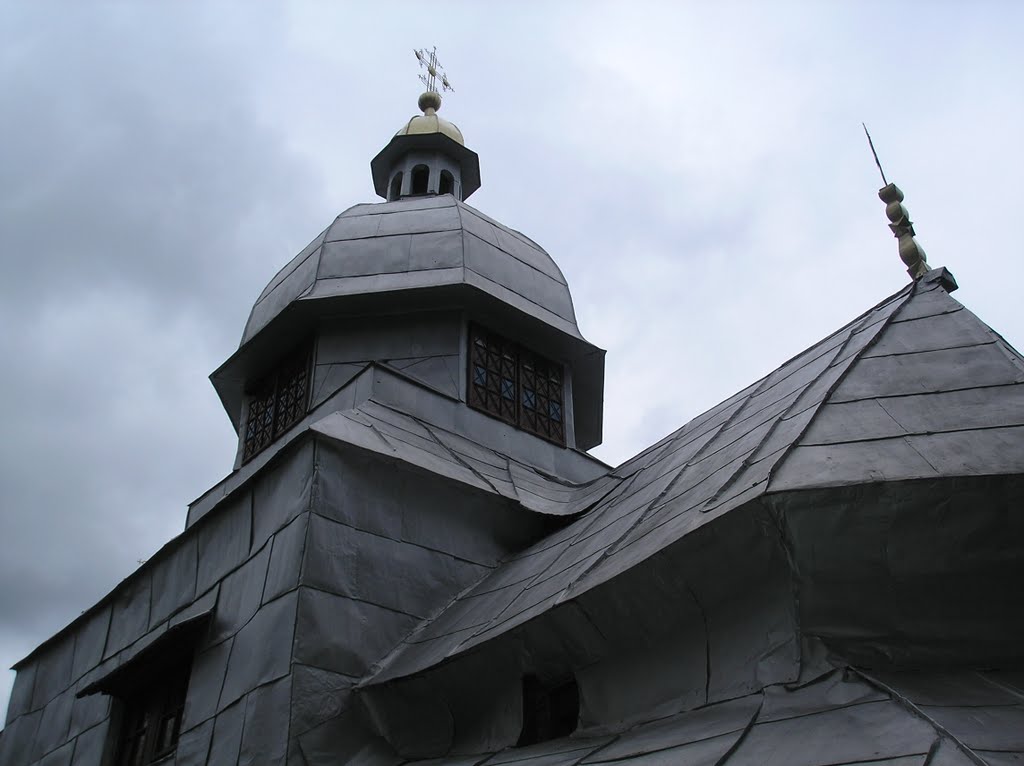 Berezhany (Ternopil Oblast, Ukraine) - St. Nicholas church, 1691 / Бережани (Тернопільська обл.) - Деревяна Миколаївська церква 1691 р.