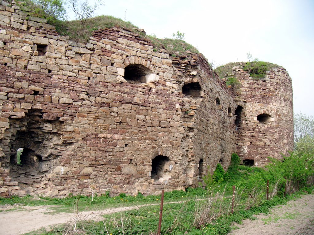 BUCZACZ (Бучач, בוצאץ) Ruiny zamku z XIV w. The ruins of the medieval castle.