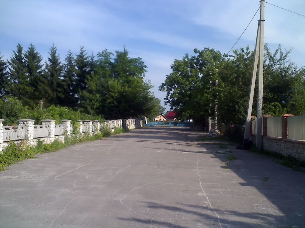 До памятників солдатам