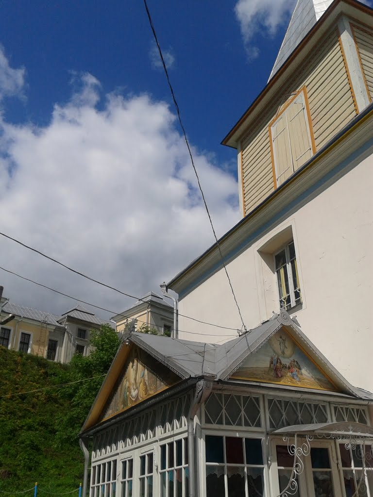Православна церква біля палацу Вишневецьких