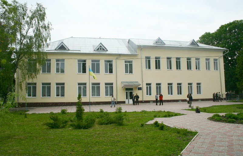 смт Гримайлів, школа ім. І. Пулюя
