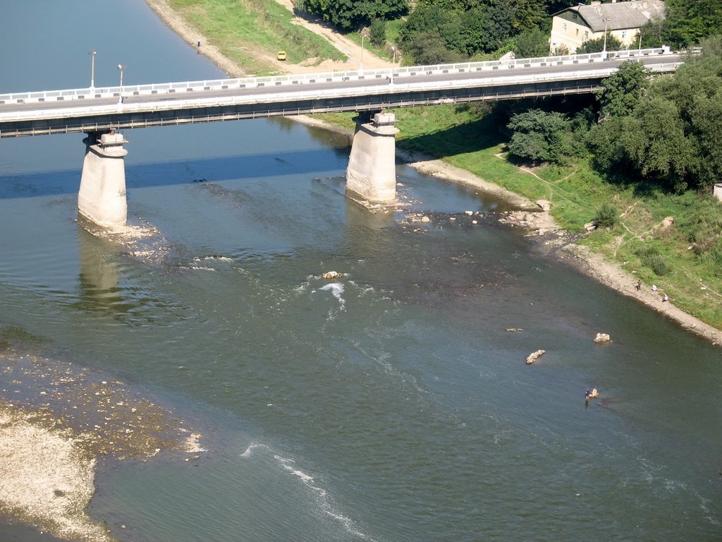 Дністер при малій воді.*