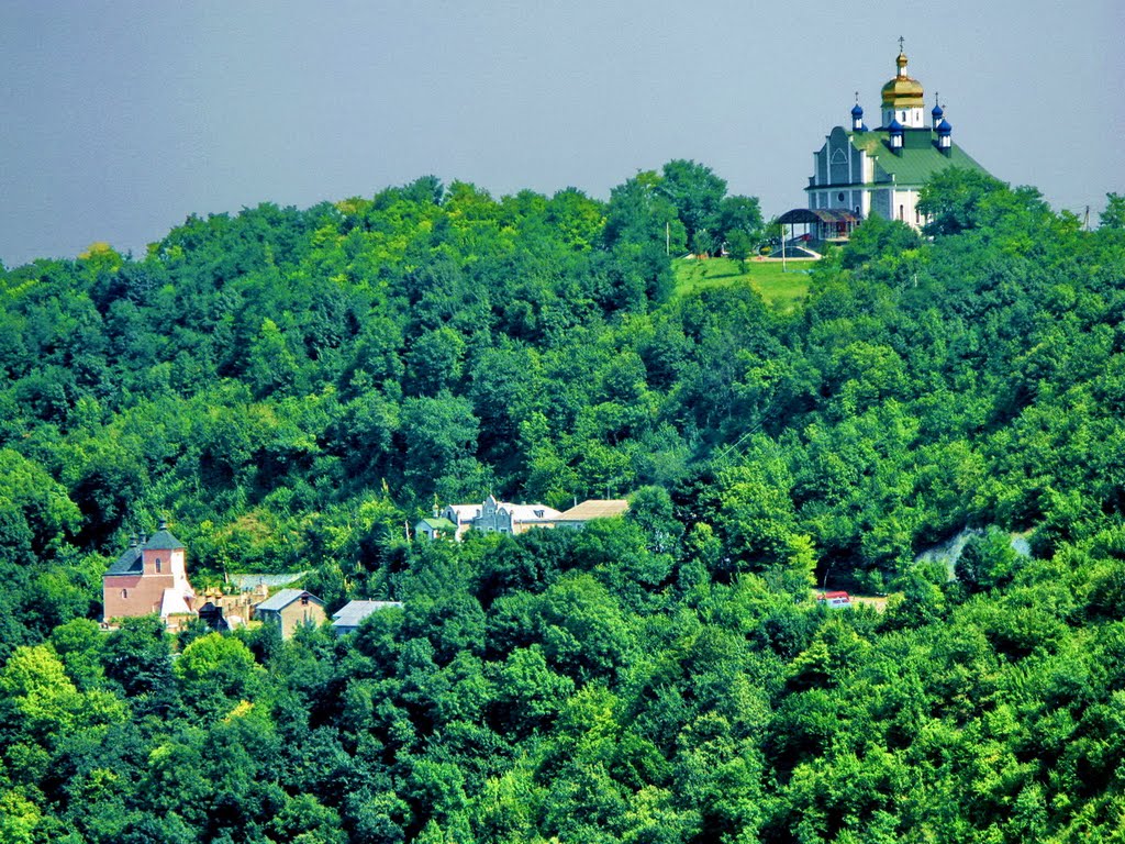 Монастир.*