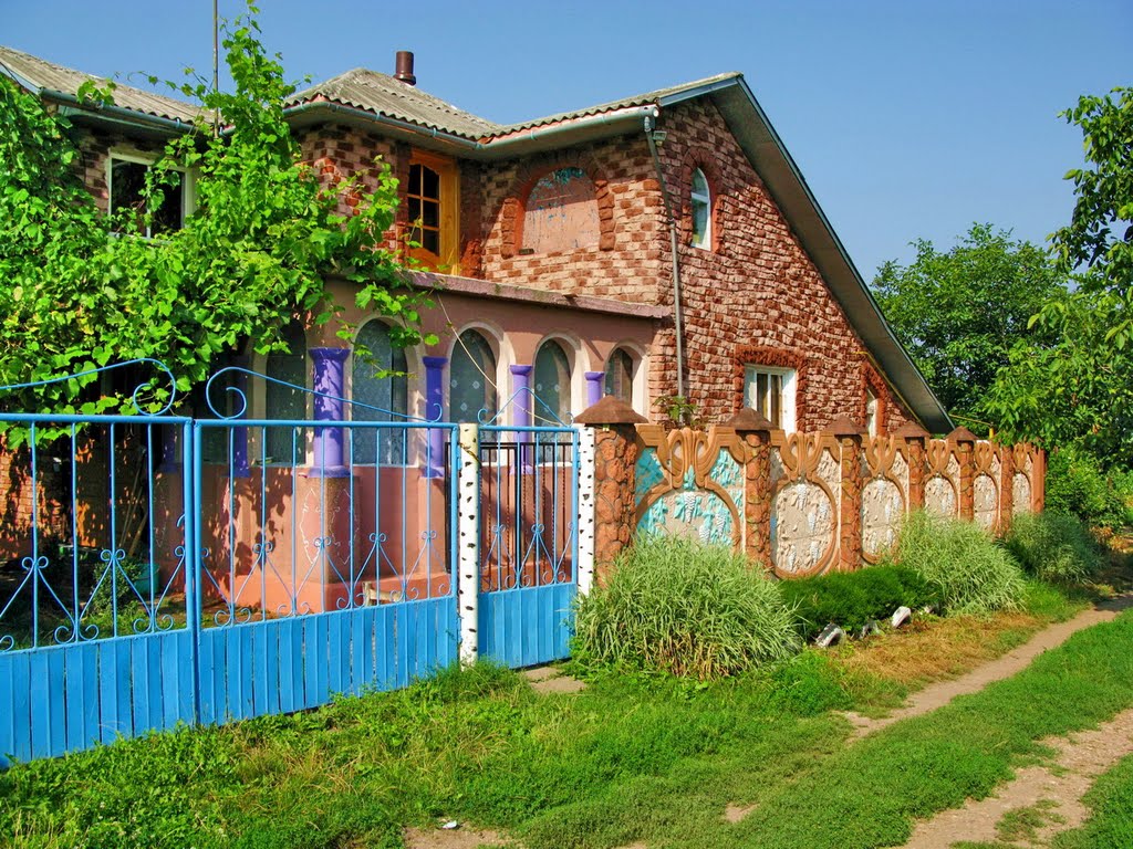 Будинок в селі Хрещатик .*