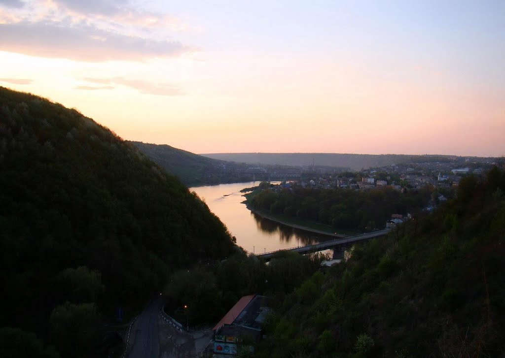 Дністер та Заліщики у сутніках, Dniester  and Zalishchyky
