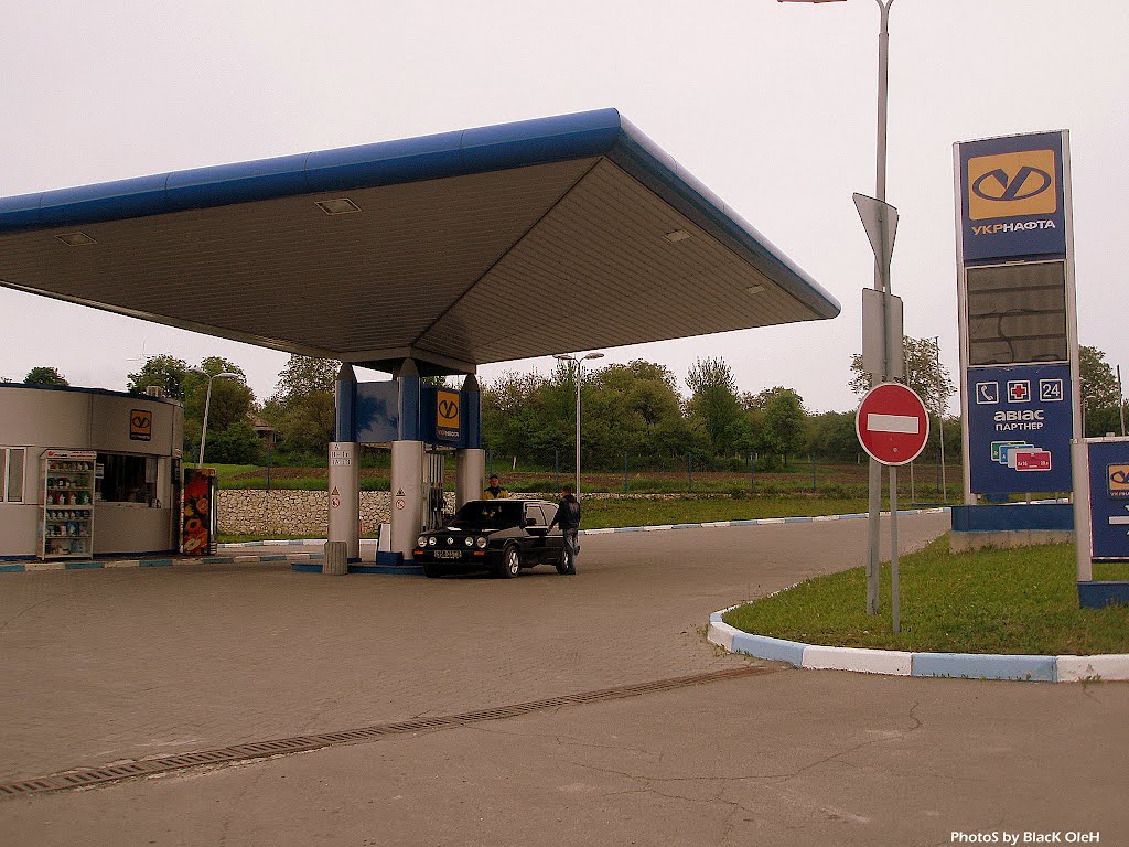 Автозаправна станція АВІАС/Gas station Avias