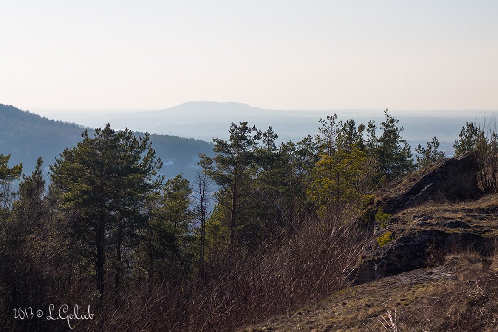 **"Maidens rocks" Kremenets. View of the mountain of God in V.Berezhtsi** "Дівочі скелі" м.Кременець Вид на гору Божа в с.В.Бережці