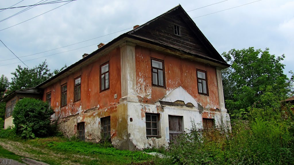 Старые каменицы Кременца.