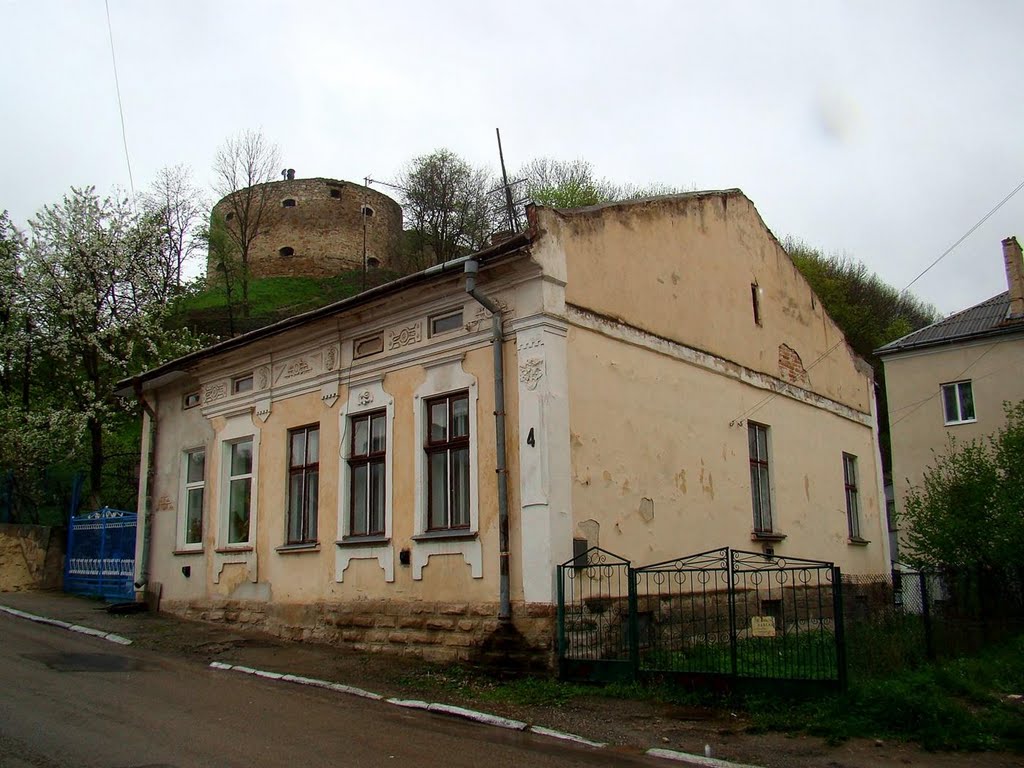 Теребовля - будинок біля замку, Terebovlya - house near castle