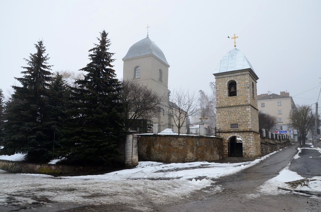 Тернопіль.Воздвиженська церква1540р. з новою дзвіницею