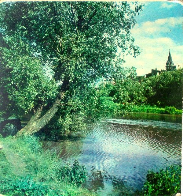 Чортков, понад Серетом-Днестровским, фото 1970-1980-х гг. Не мое, а с конфетной коробки, кстати :)