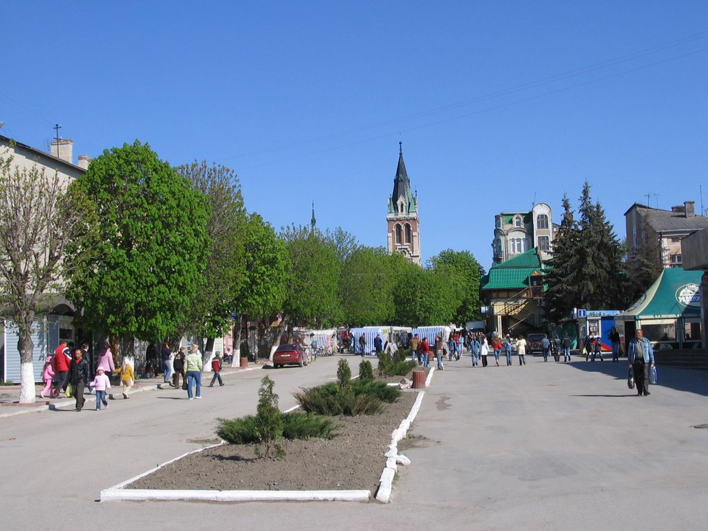 Чортків: великий ринок просто на центральній вулиці