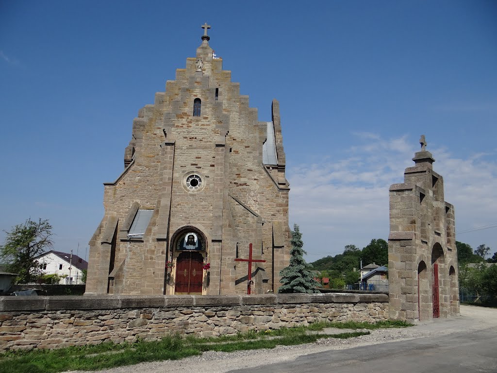 Церква Св. Петра і Павла, с.Буцнів
