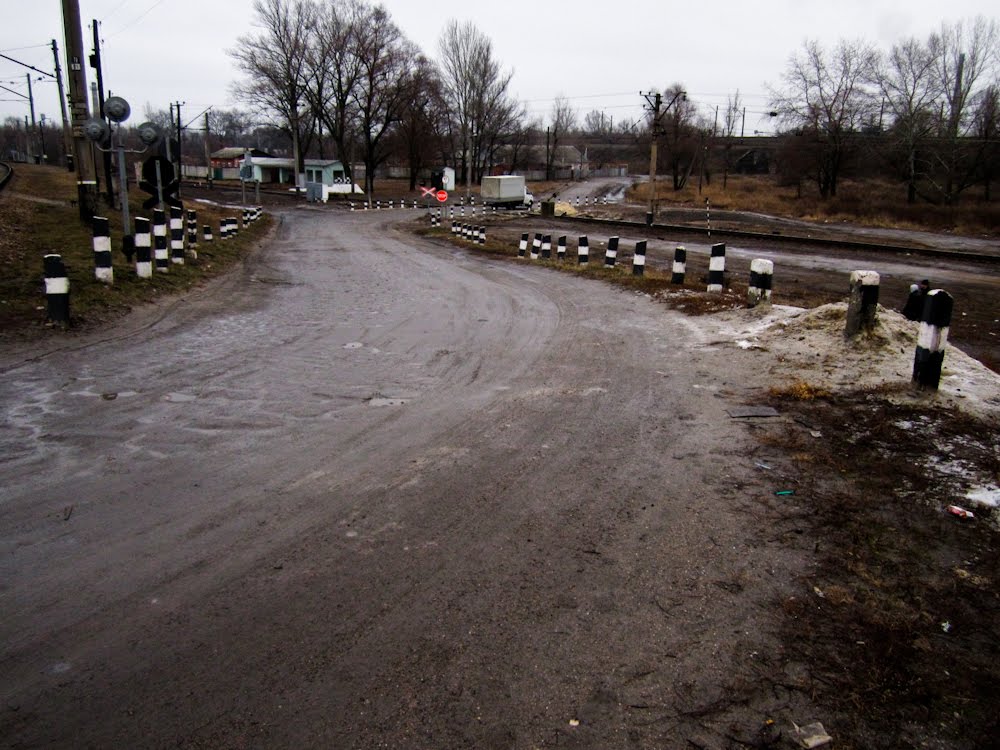 Str. Azovstalska - вул. Азовстальська (переїзд через залізницю)