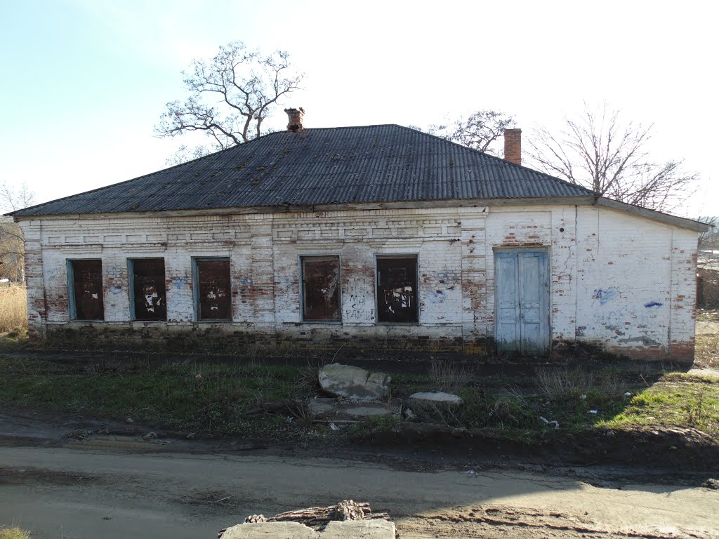Бывшая контора комбината питания