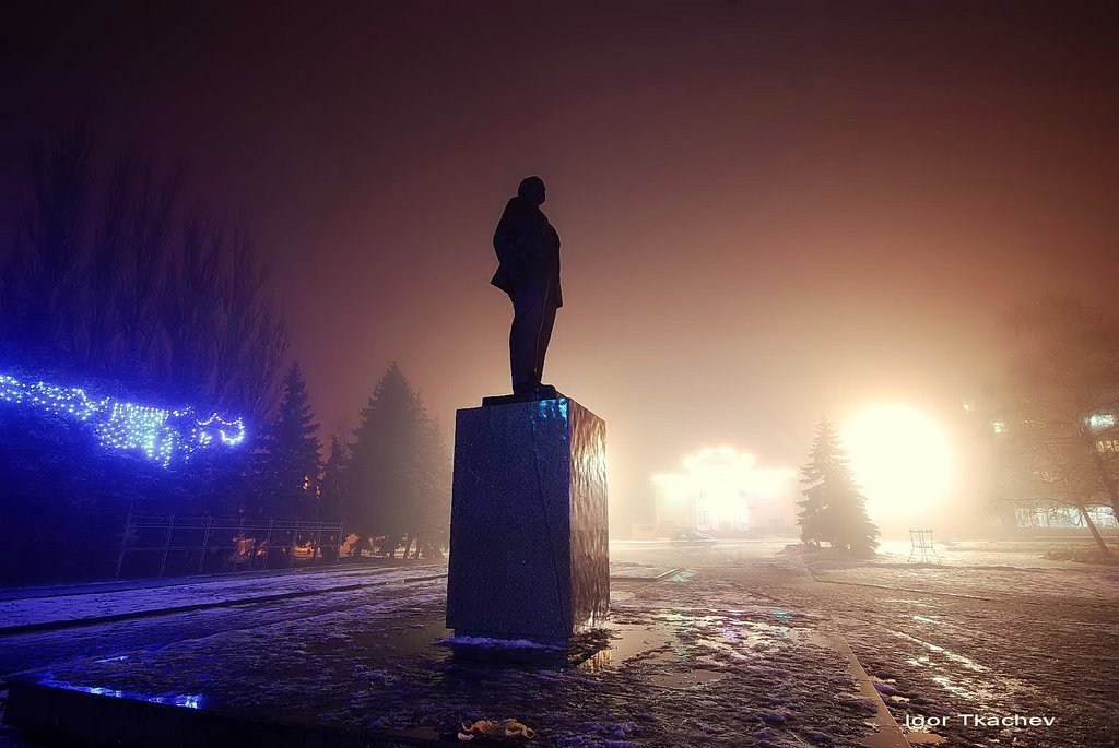 Памятник В.И. Ленину на площади