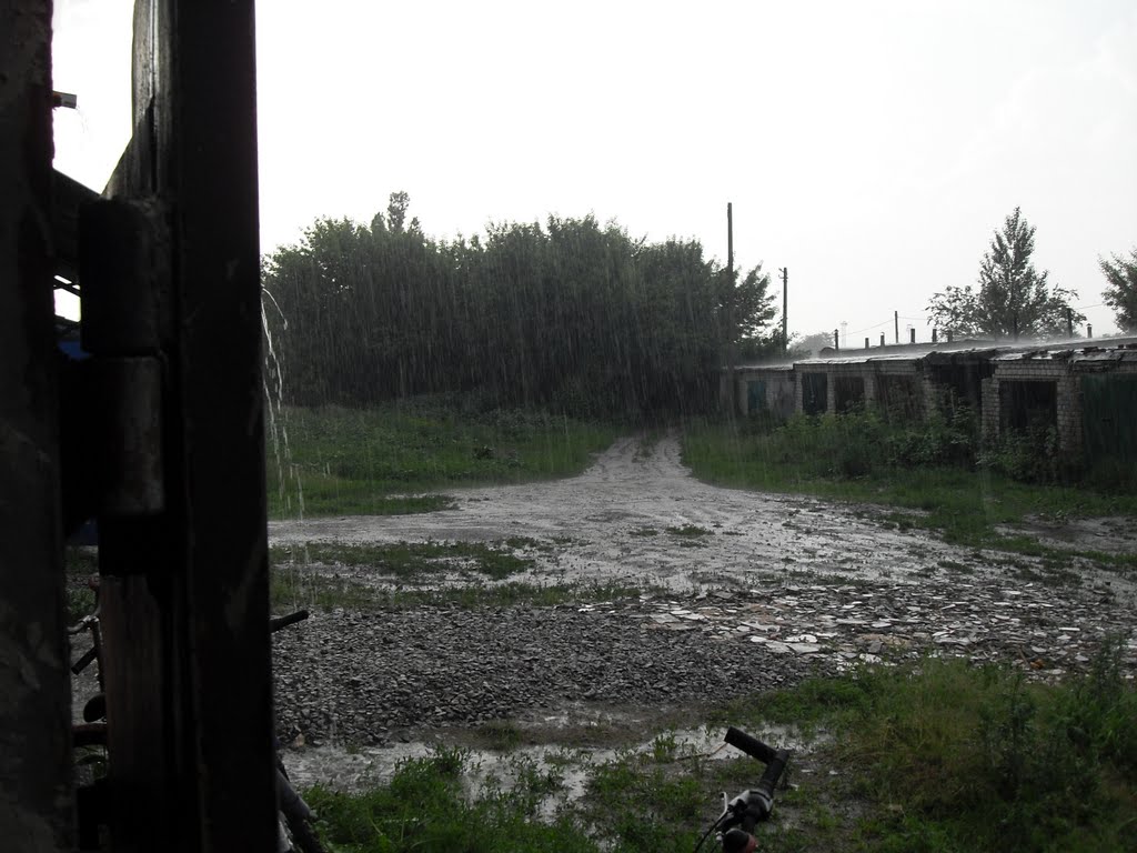 Летний дождь в ГСК-18.