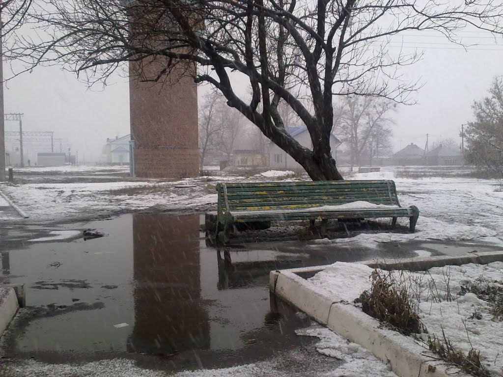 Лавочка возле поста ЭЦ