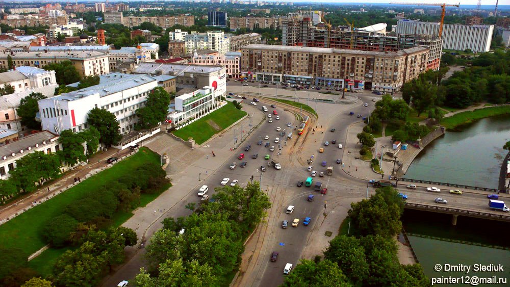 Вид со стороны пролетарской площади на площадь Розы Люксембург (P1100891_)