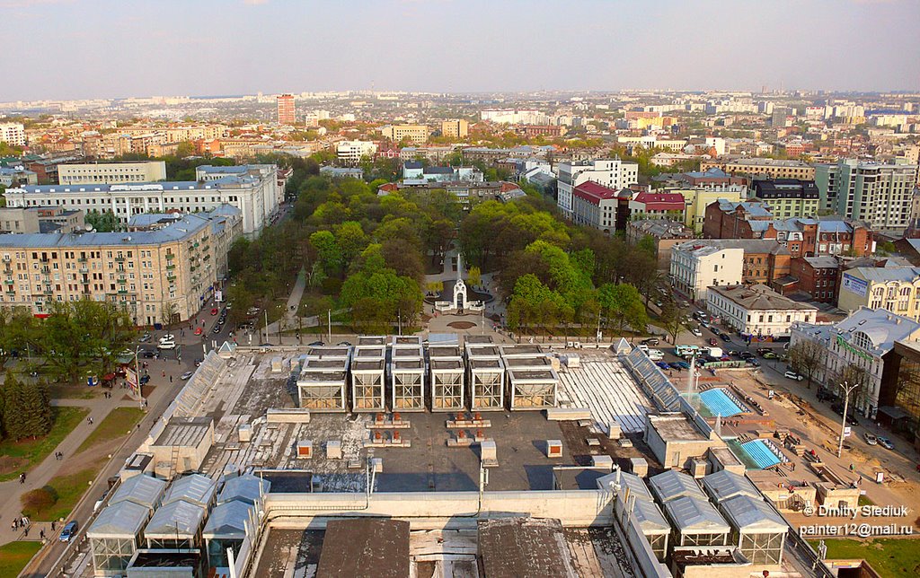 Аэрофотосъемка Харькова. Над оперным театром. "Зеркальная струя" (P1460447)